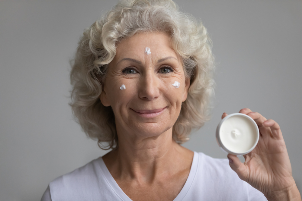 Descubra mais sobre cosméticos para idosos