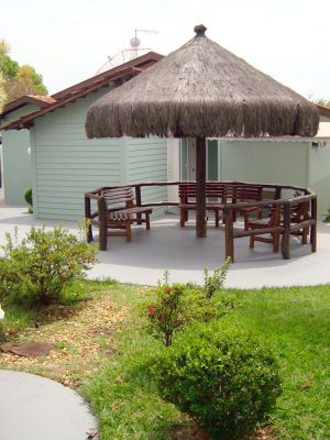 Jardim com quiosque